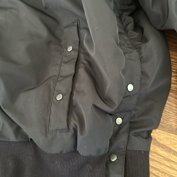 Athleta Point Reyes Bomber Black Studded Hidden Hood large - Picture 6 of 9